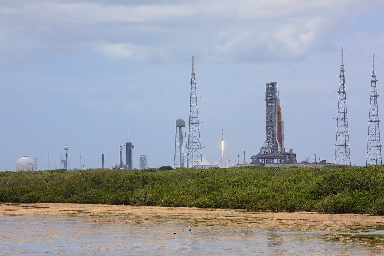 SpaceX намерена стать полноценным мобильным оператором в США