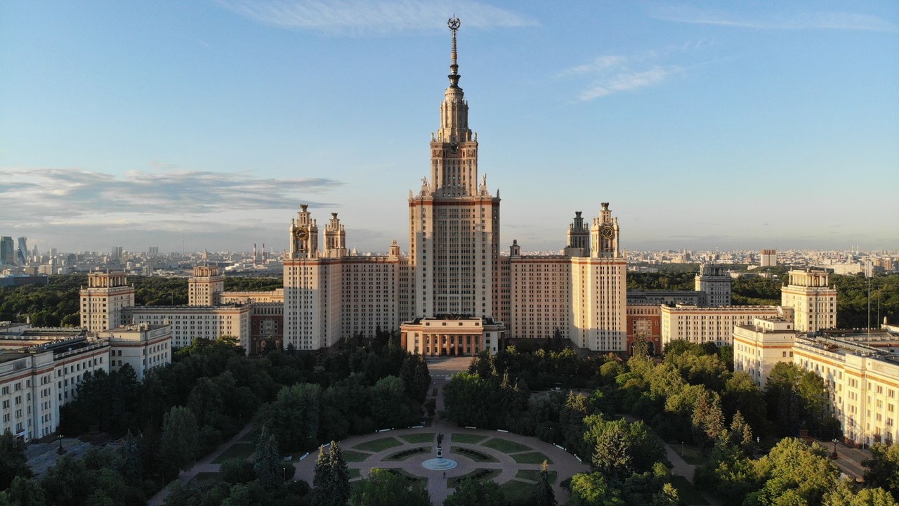 Арктический плавучий университет начал работы на разрезе от Новой Земли